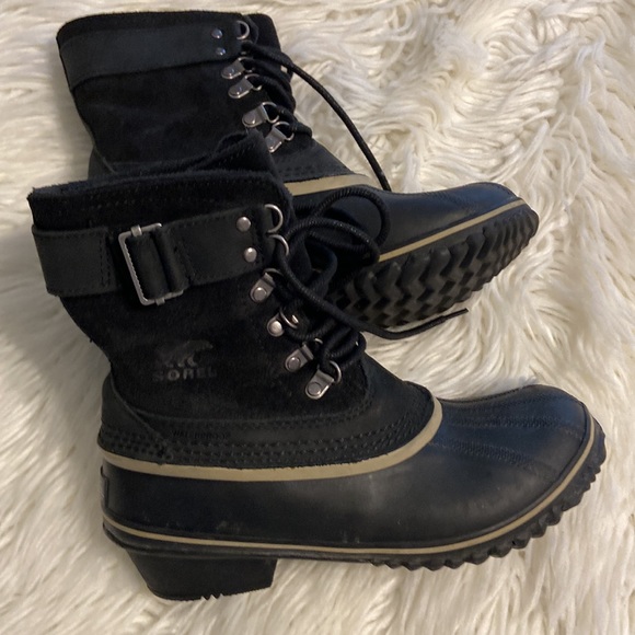 SOREL Boots size 8 color black  and some tan excellent condition see all photos - Picture 12 of 12